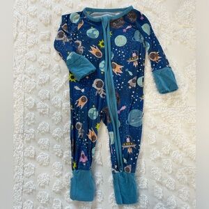 Little sleepies out of this world 🌎